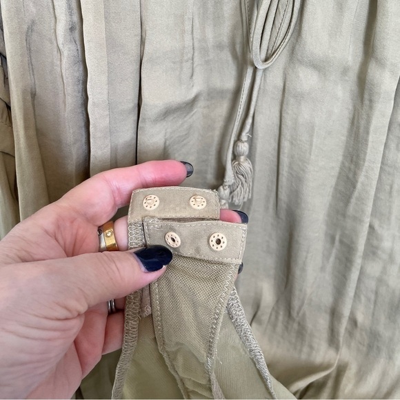 Intimately Free People Champagne V-neck W/Ties Poet Sleeves Thong Bodysuit Sz XS - Picture 11 of 13